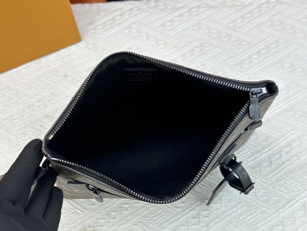 ルイヴィトンバッグ着用イメージ